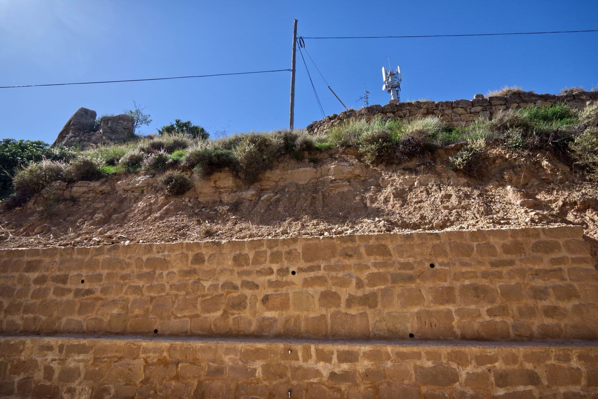 Restos-Muralla.jpg