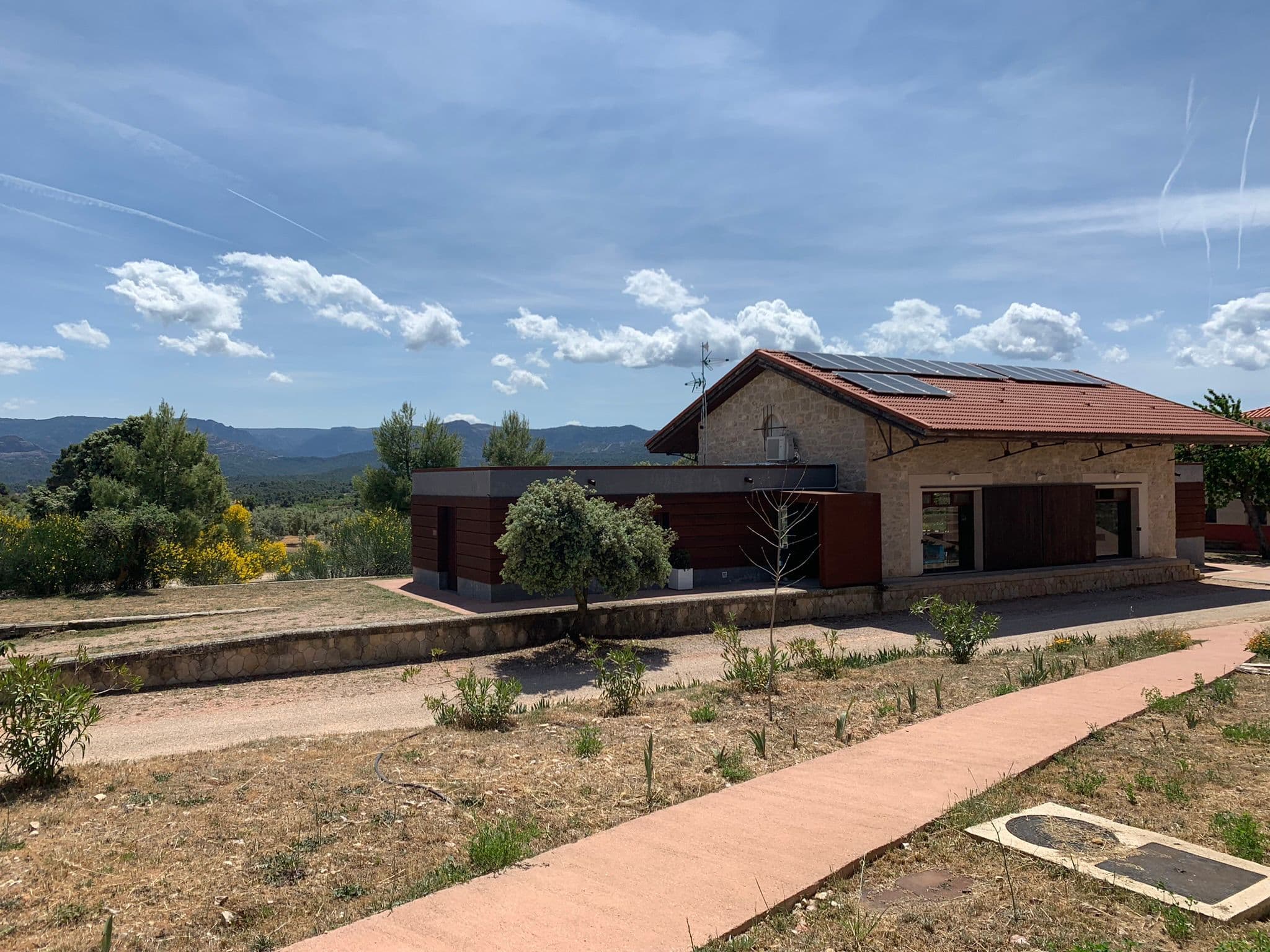 Bar Albergue Cretas