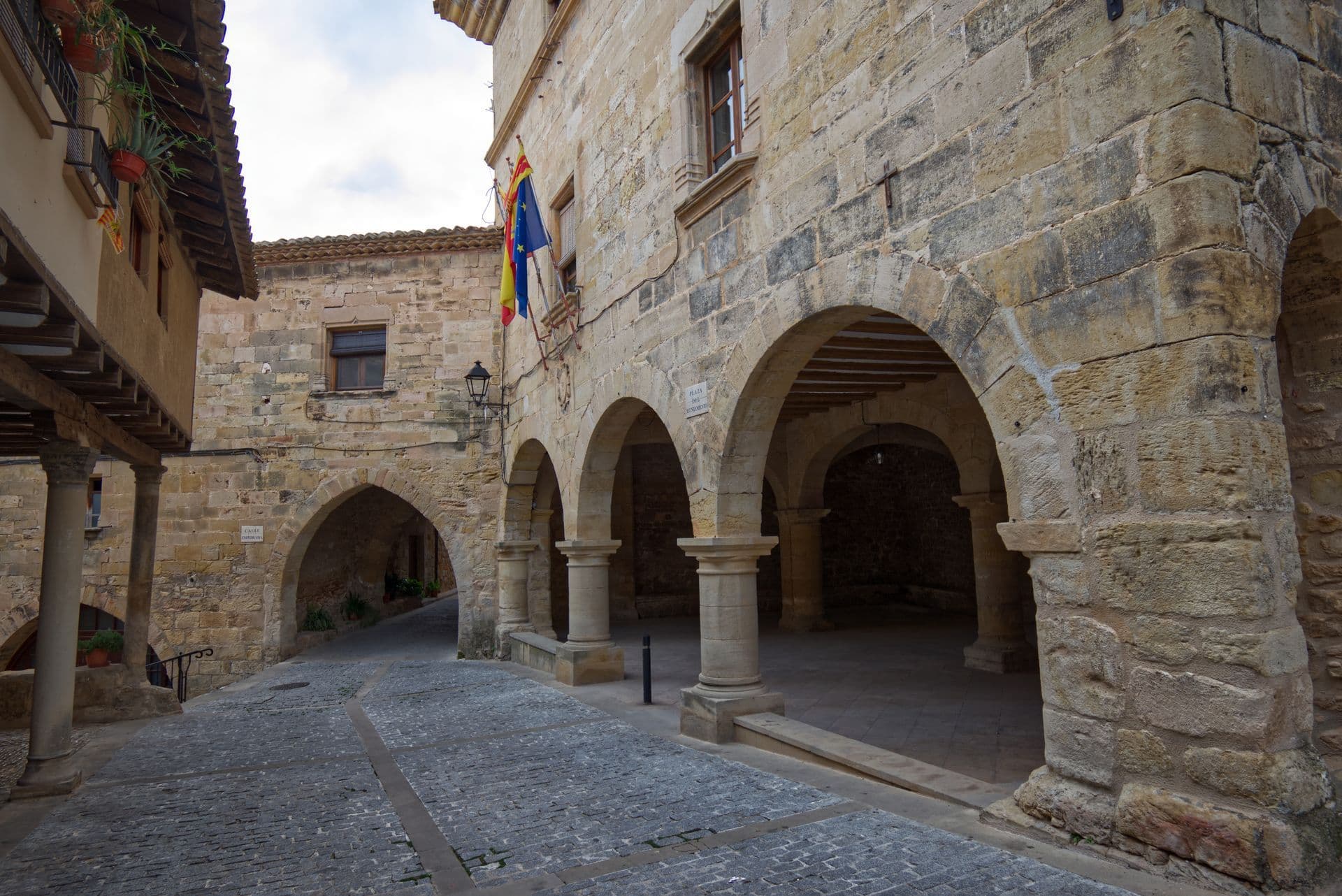 monroyo ayuntamiento