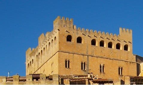 CASTILLO-IGLESIA Y MUSEO
