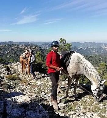 Ruta a caballo tres reinos. Establo de crystal